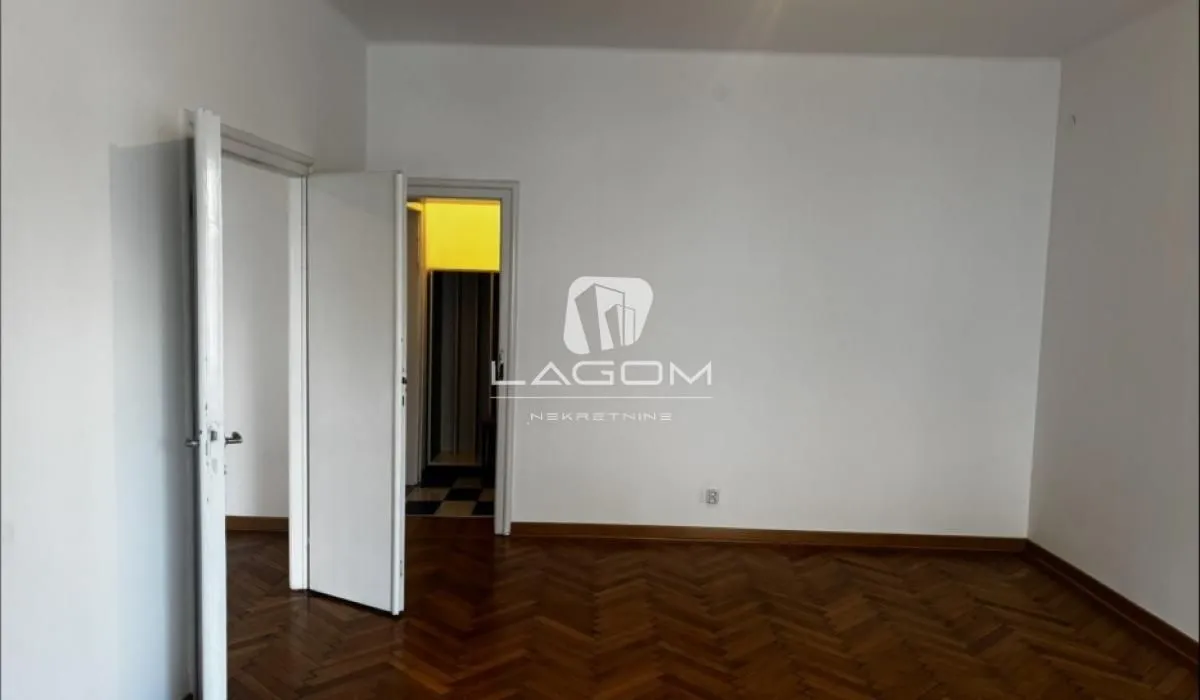 Izdavanje, trosoban stan, 89m², Stari Grad, Beograd