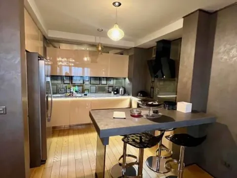 Izdavanje, četvorosoban stan, 174m², Novi Beograd Sve Podlokacije, Beograd - image 15