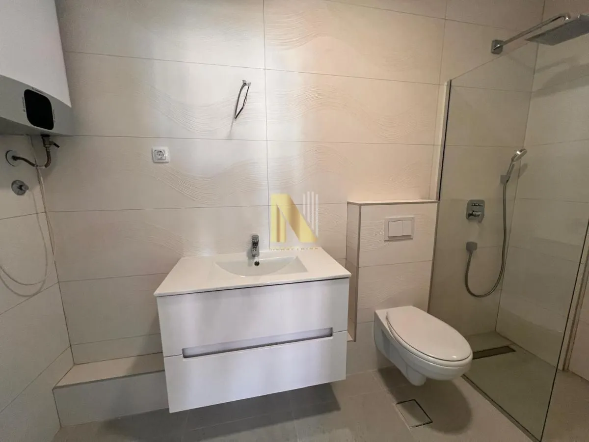 Prodaja, četvorosoban stan, 224m², Telep, Novi Sad Sve Podlokacije