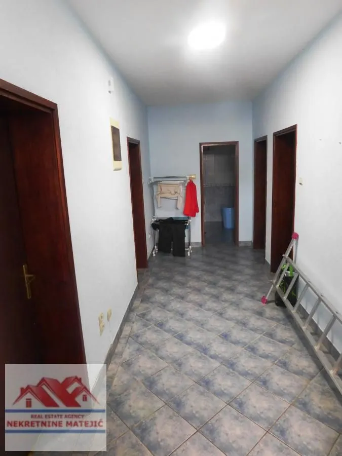 Prodaja, kuća, 264m², Korićani, Kragujevac