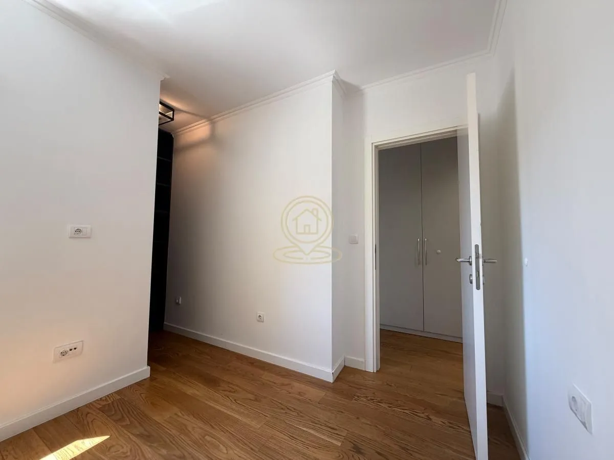 Rent, three bedroom apartment, 57m², Vračar Sve Podlokacije, Beograd
