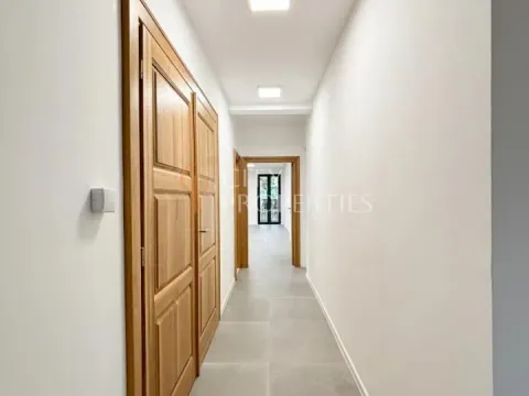 Izdavanje, poslovni prostor, 120m², Centar, Podgorica - image 11