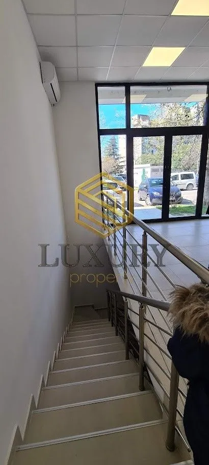 Rent, office space, 108m², Blok 9, Podgorica
