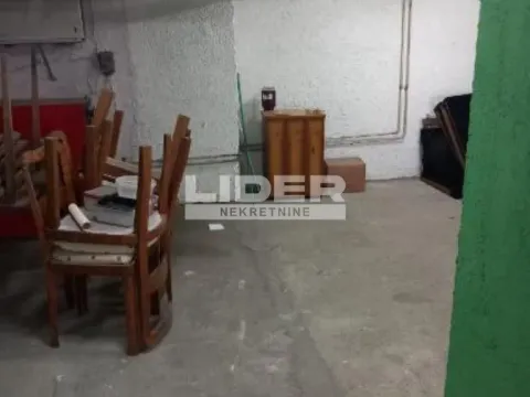 Sale, house, 240m², Zvezdara Sve Podlokacije, Beograd - image 12