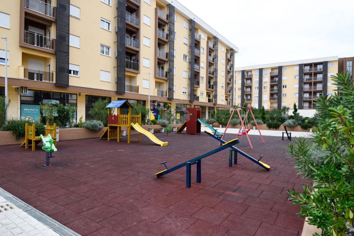 Izdavanje, dvosoban stan, 75m², City Kvart, Podgorica