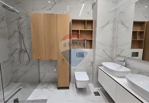 Izdavanje, trosoban stan, 140m², Kruševac, Podgorica - image 28