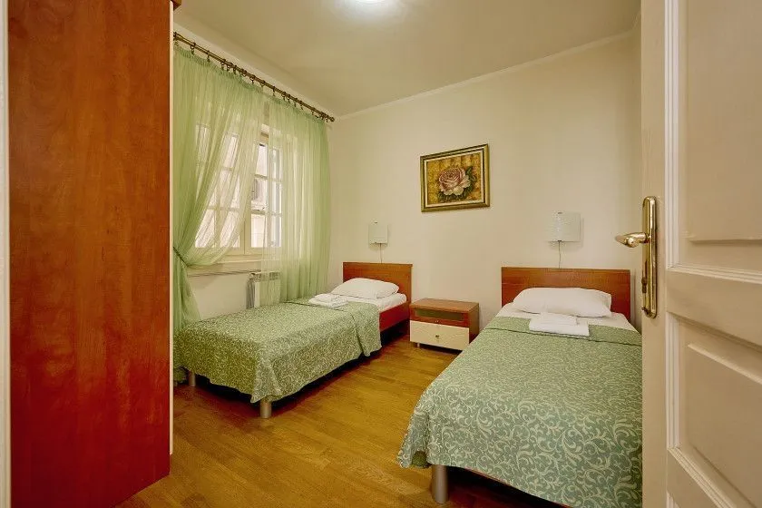 Sale, four bedroom apartment, 131m², Sveti Stefan, Budva