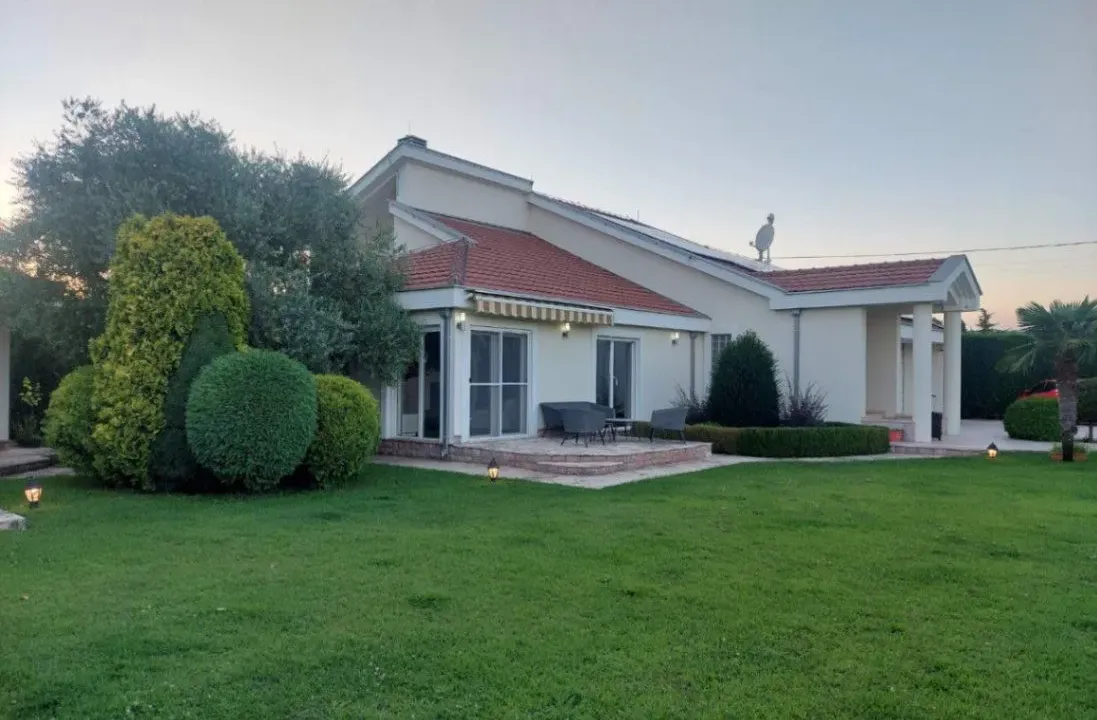 Izdavanje, kuća, 350m², Donji Kokoti, Podgorica