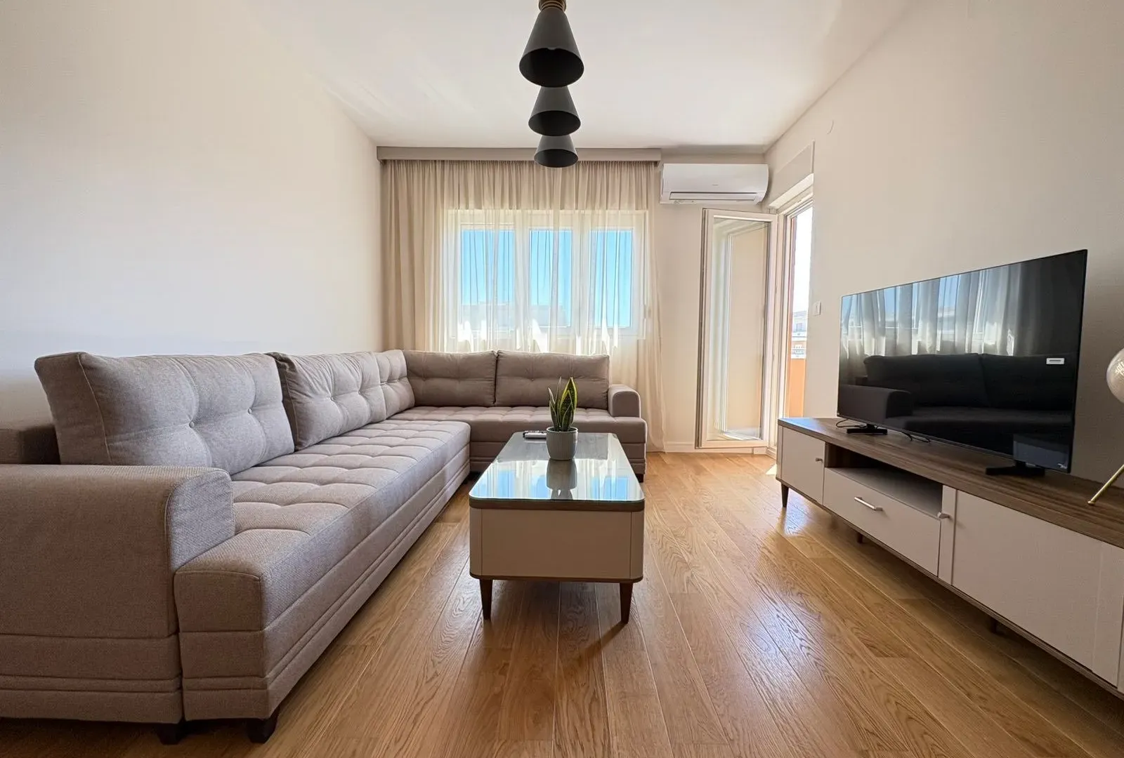 Rent, one bedroom apartment, 49m², Central Point, Podgorica
