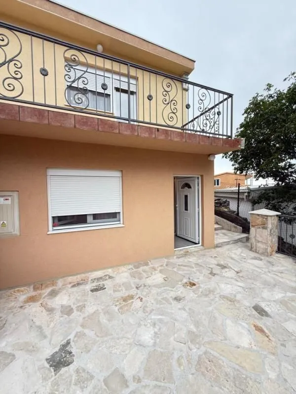 Prodaja, kuća, 68m², Sutomore, Bar