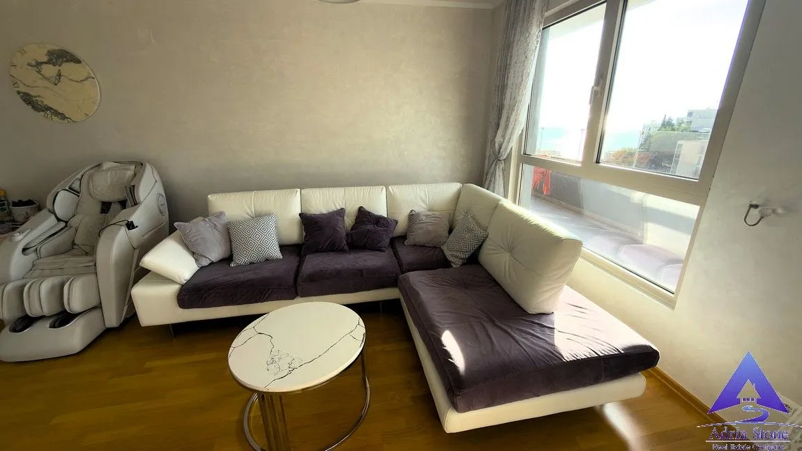Sale, three bedroom apartment, 184m², Bečići, Budva