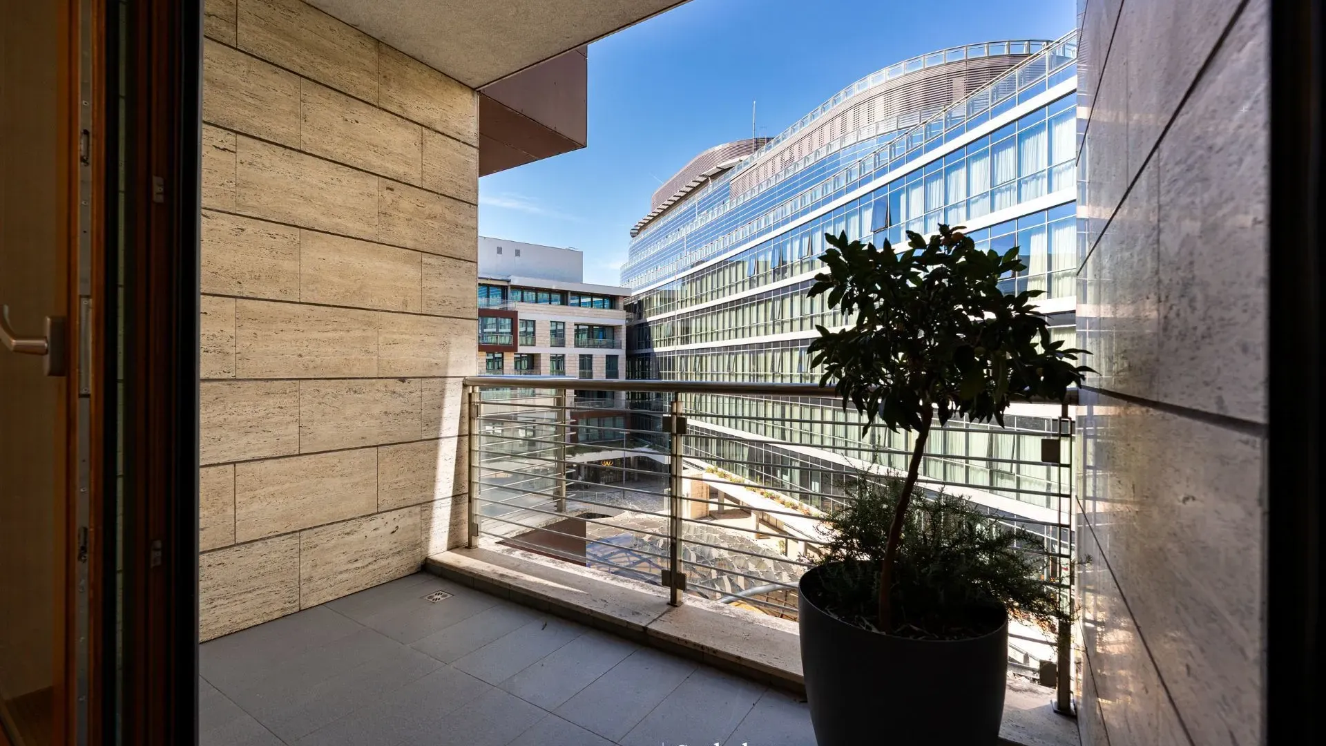 Prodaja, dvosoban stan, 88m², Kod Capital Plaze, Podgorica