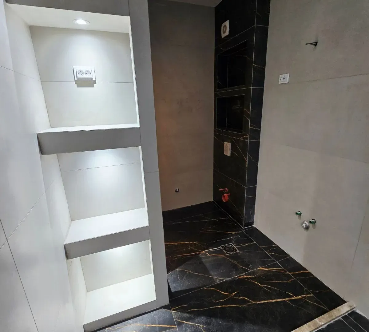 Prodaja, dvosoban stan, 72m², Stari Aerodrom, Podgorica