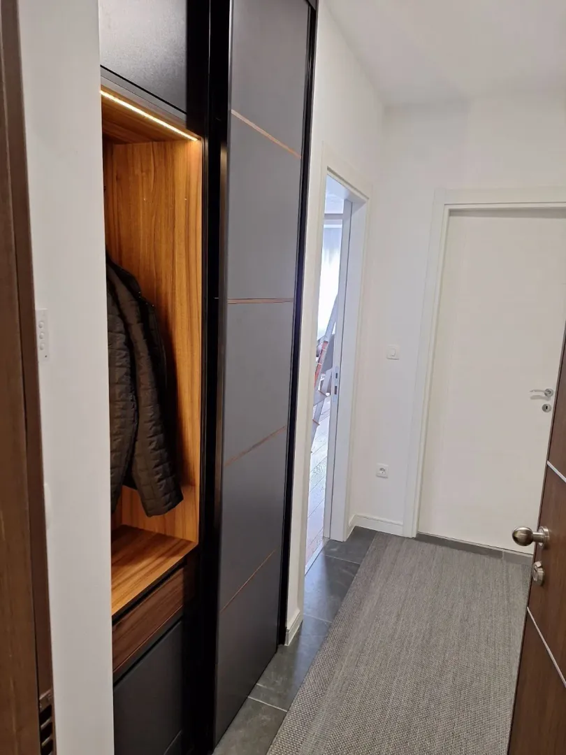 Izdavanje, dvosoban stan, 49m², City Kvart, Podgorica