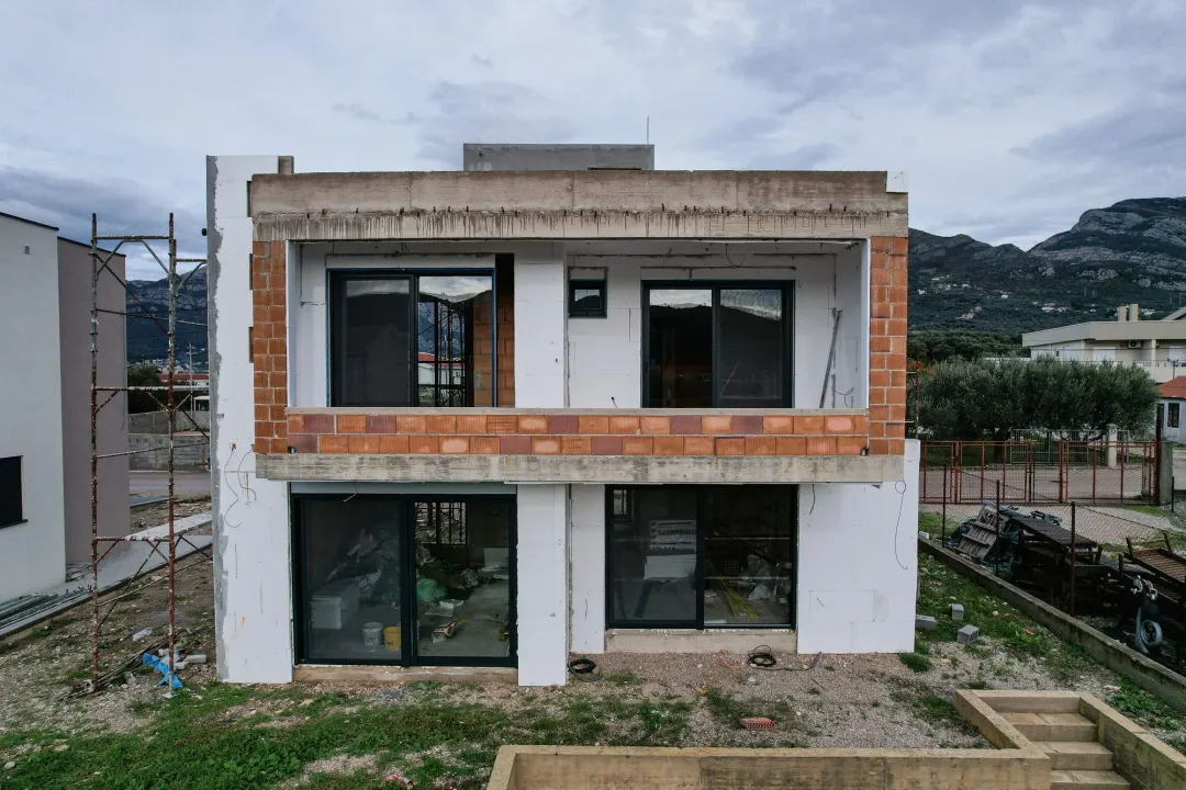 Sale, house, 273m², Bar, Crna Gora