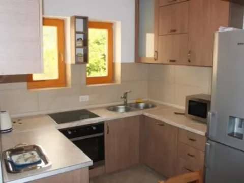 Izdavanje, dvosoban stan, 80m², Donja Lastva, Tivat - image 4