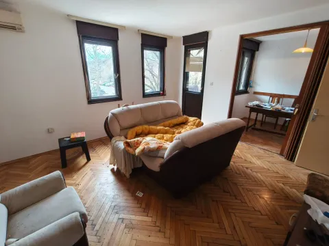 Prodaja, trosoban stan, 100m², Blok 6, Podgorica - image 2