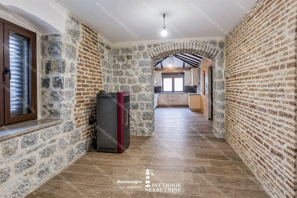 Prodaja, kuća, 130m², Muo, Kotor