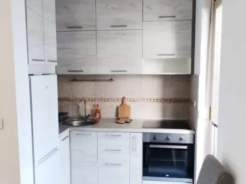 Izdavanje, jednosoban stan, 36m², Stari Aerodrom, Podgorica - image 4