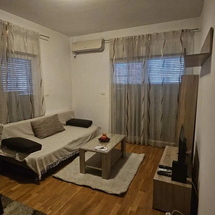 Izdavanje, jednosoban stan, 54m², City Kvart, Podgorica