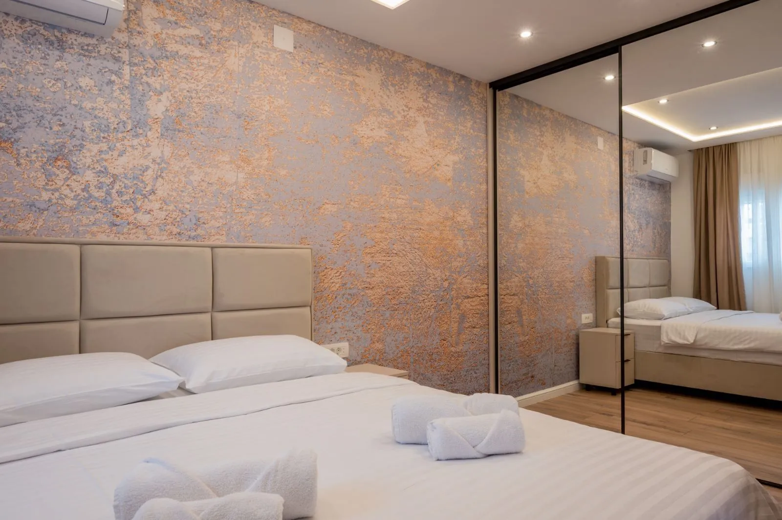 Izdavanje, dvosoban stan, 60m², Pod Kuk, Tivat