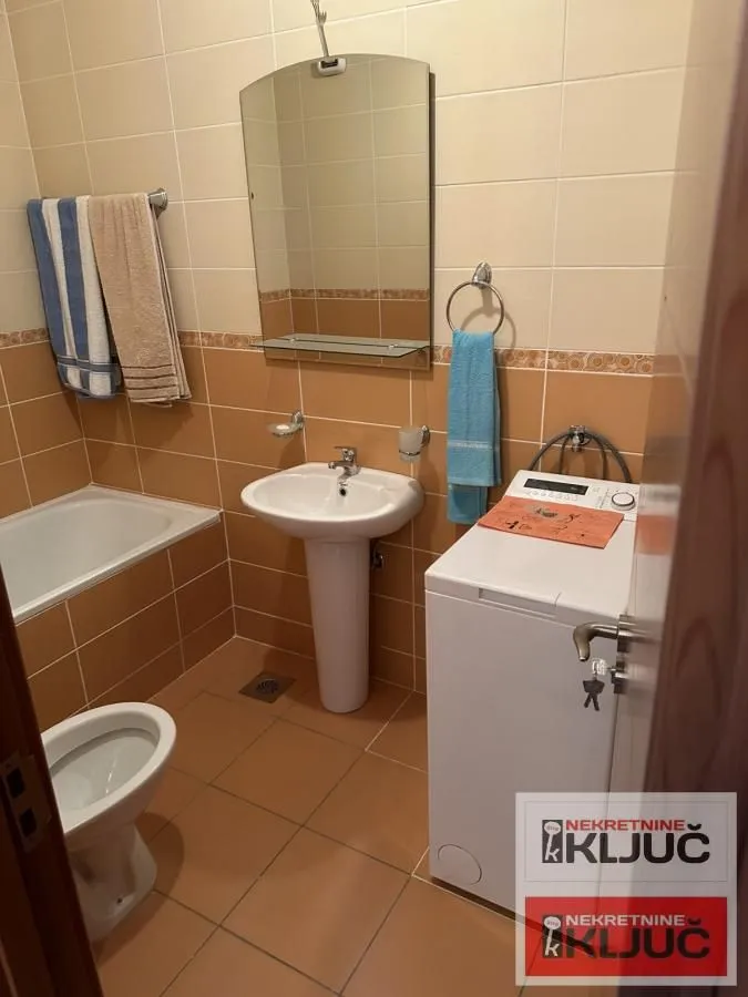 Prodaja, trosoban stan, 72m², Nova Detelinara, Novi Sad Sve Podlokacije