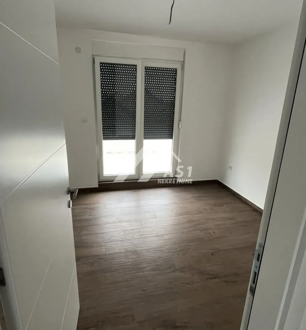 Izdavanje, poslovni prostor, 152m², Veternik, Novi Sad Sve Podlokacije