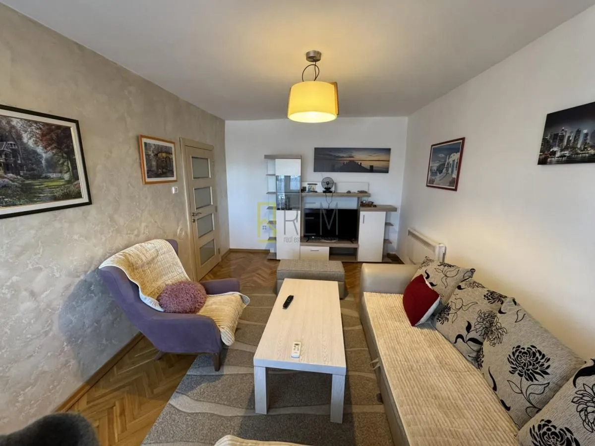 Izdavanje, jednosoban stan, 54m², Blok 9, Podgorica