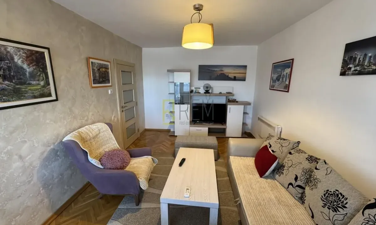 Izdavanje, jednosoban stan, 54m², Blok 9, Podgorica