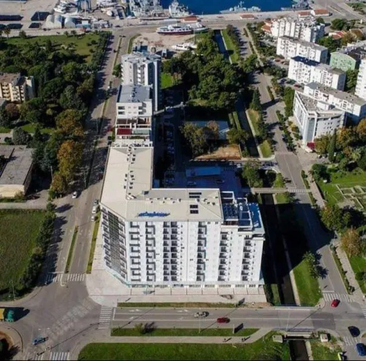 Sale, two bedroom apartment, 78m², Centar, Bar