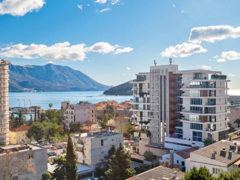Sale, three bedroom apartment, 149m², Gospoština, Budva - image 2