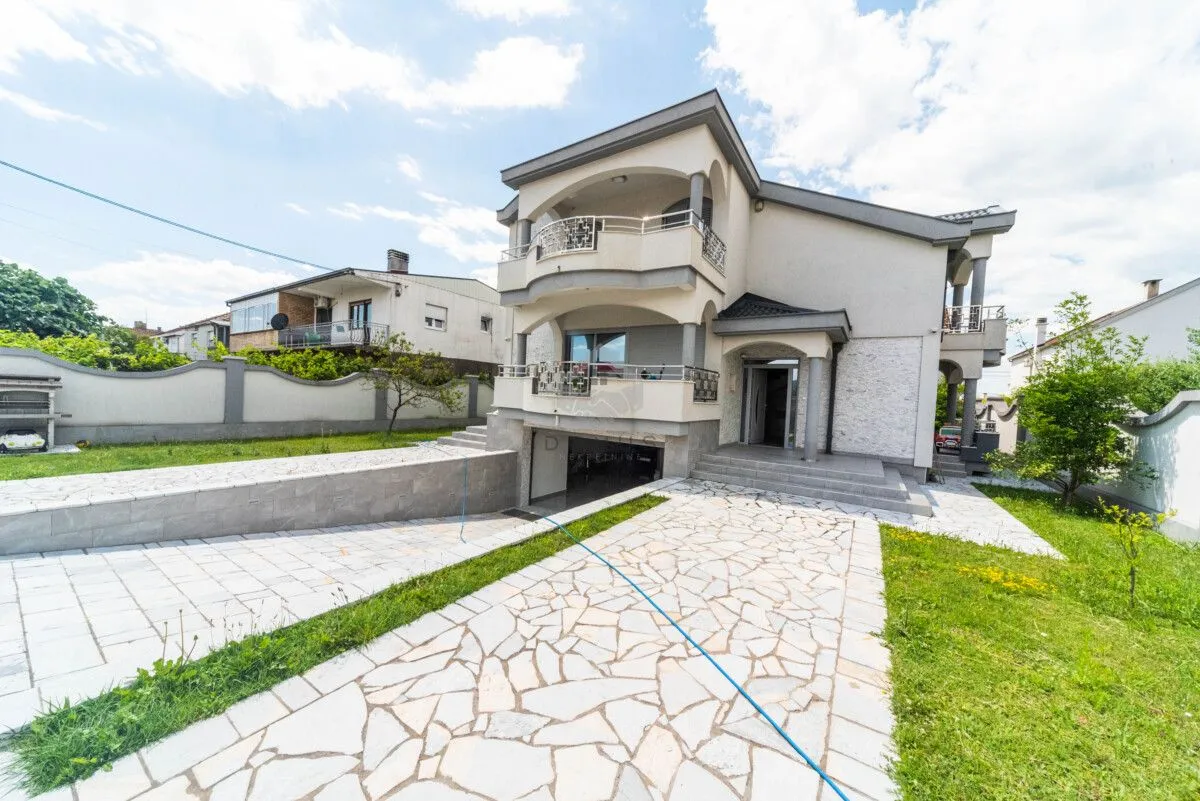 Rent, house, 320m², Zlatica, Podgorica