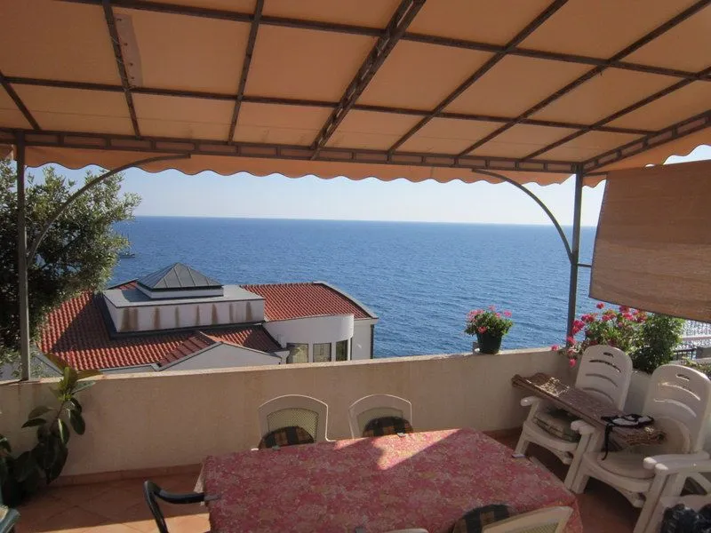 Prodaja, kuća, 200m², Utjeha, Bar