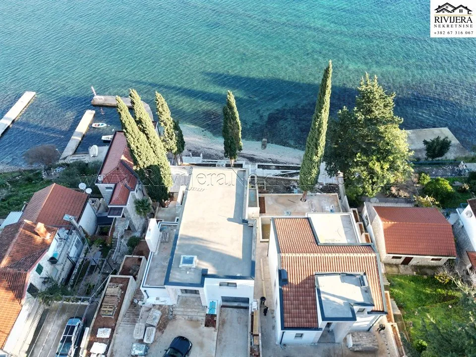 Prodaja, kuća, 430m², Njivice, Herceg Novi