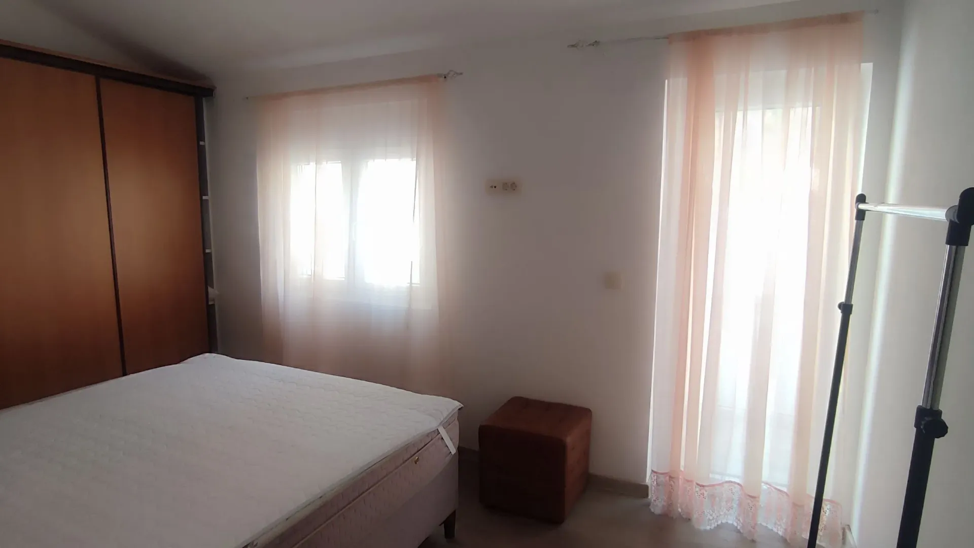 Rent, one bedroom apartment, 44m², Podkošljun, Budva