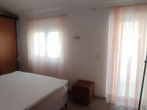 Rent, one bedroom apartment, 44m², Podkošljun, Budva - image 2