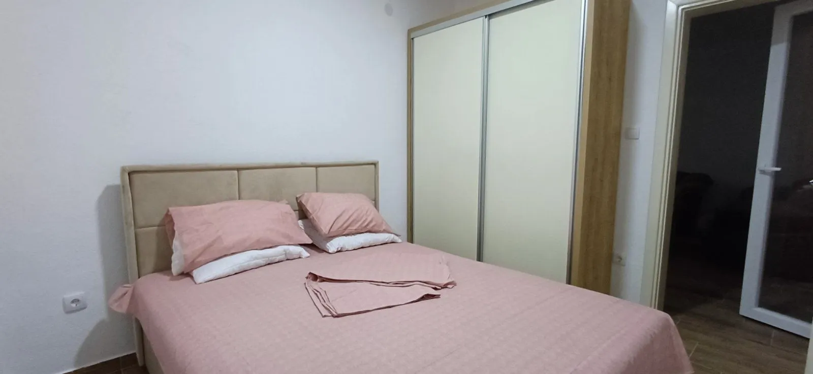 Izdavanje, kuća, 80m², Lješevići, Kotor