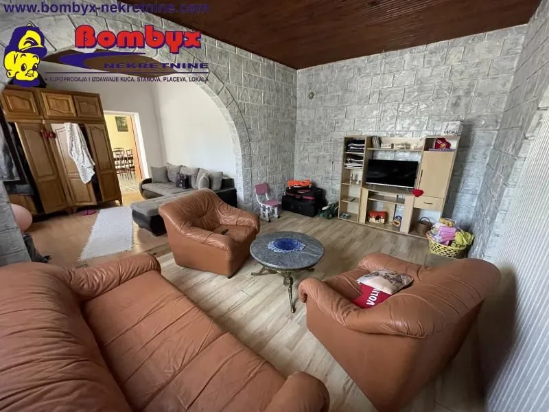 Prodaja, kuća, 500m², Beočin, Srbija