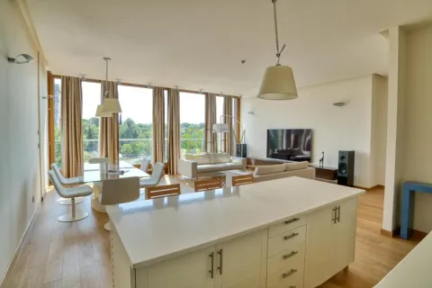 Spacious living room connected with dining area and kitchen. - image 2