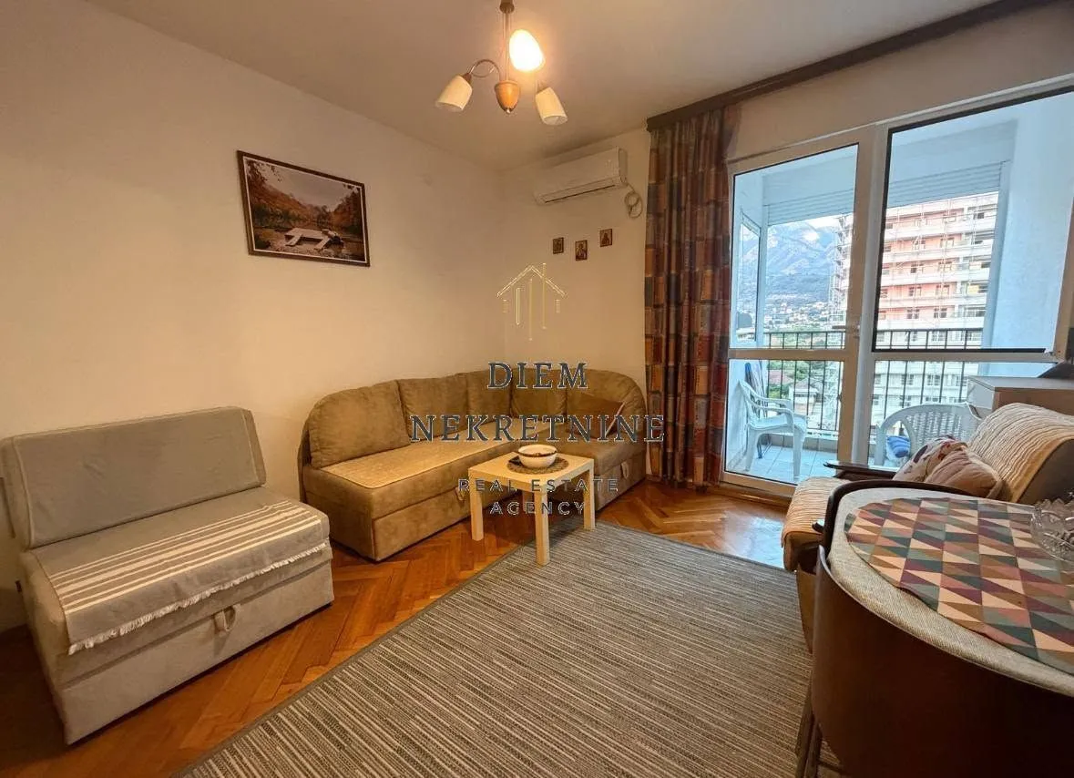 Rent, studio apartment, 27m², Centar, Bar