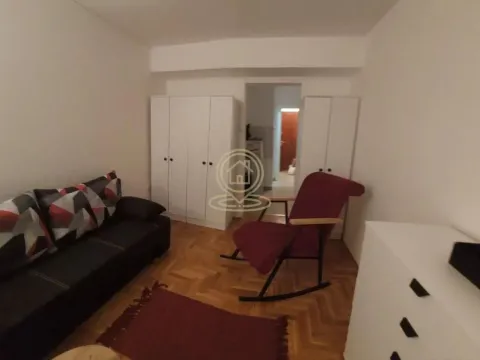 Izdavanje, garsonjera, 25m², Bulevar Evrope, Novi Sad Sve Podlokacije - image 3