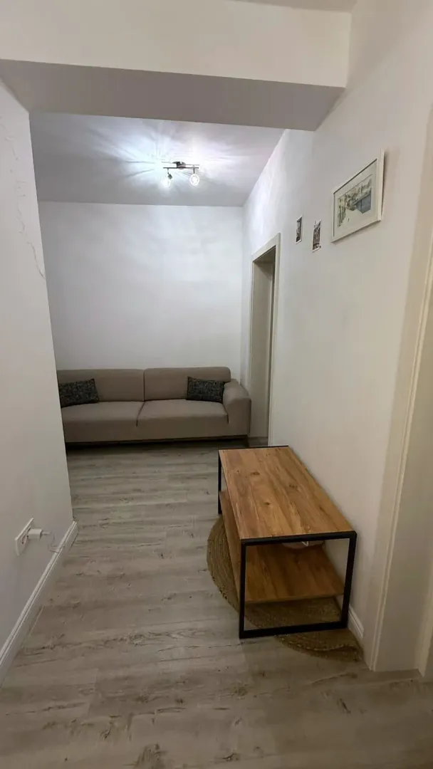 Izdavanje, dvosoban stan, 60m², Kumbor, Herceg Novi
