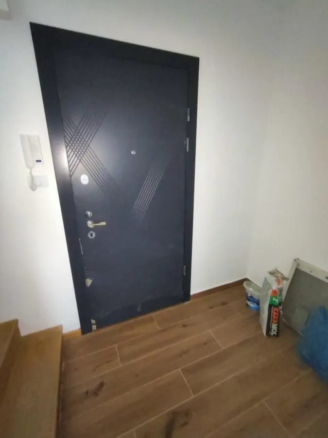 Izdavanje, četvorosoban stan, 200m², Sremska Kamenica, Petrovaradin