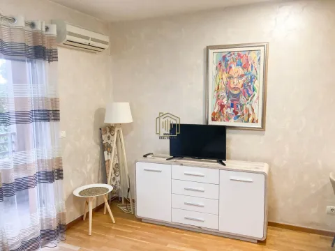 Izdavanje, garsonjera, 31m², City Kvart, Podgorica - image 2