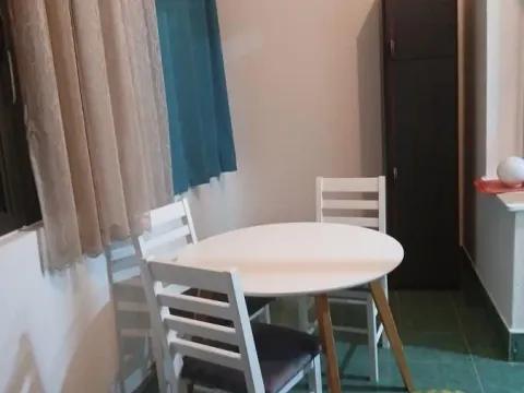 Izdavanje, dvosoban stan, 75m², Stari Grad, Beograd - image 7