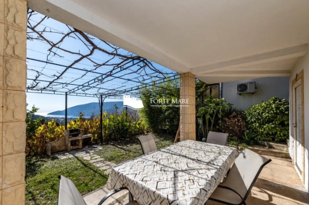 Prodaja, kuća, 261m², Ratiševina, Herceg Novi