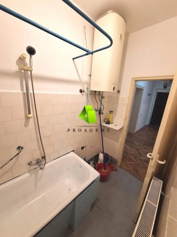 Rent, office space, 66m², Medijana, Niš