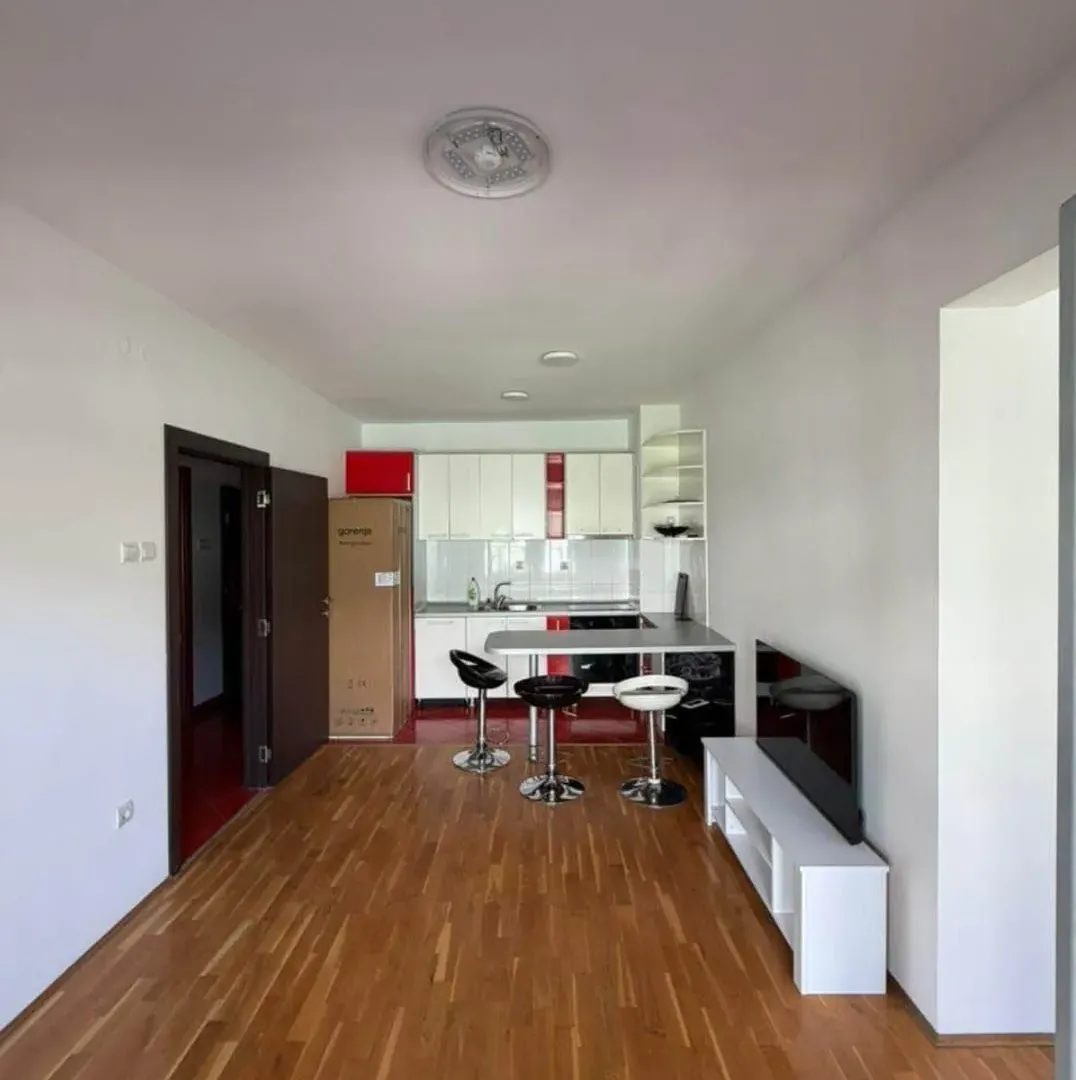 Prodaja, dvosoban stan, 44m², 1 maj, Podgorica