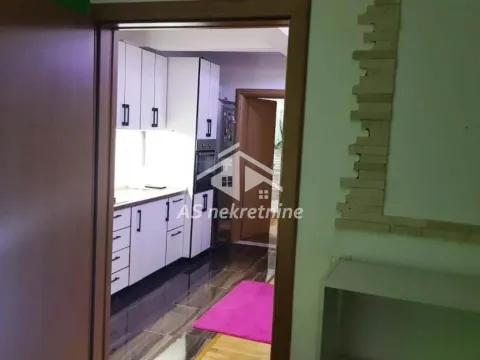 Izdavanje, trosoban stan, 55m², Crveni Krst, Beograd - image 7