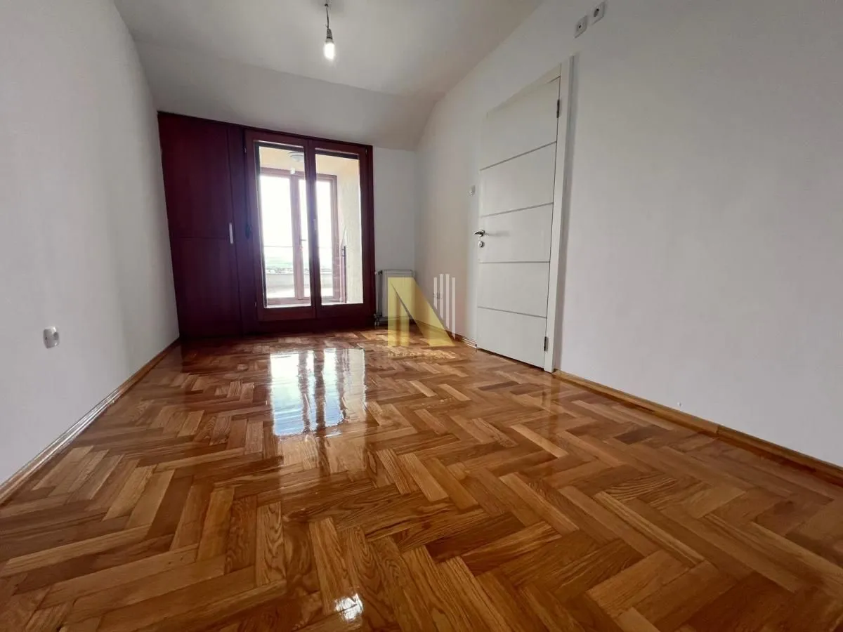 Prodaja, četvorosoban stan, 117m², Bulevar Evrope, Novi Sad Sve Podlokacije